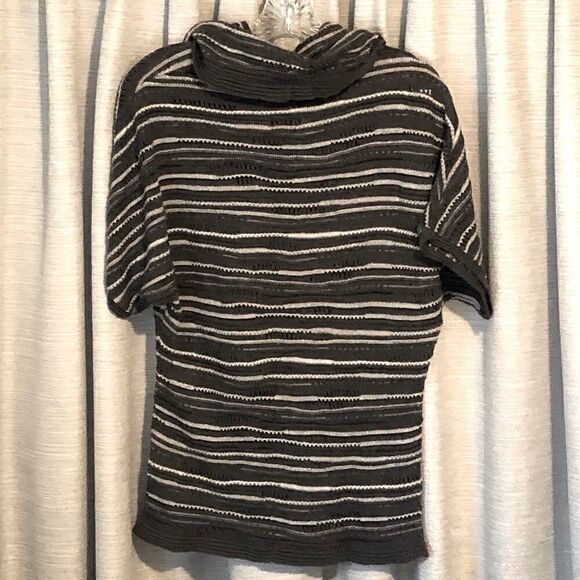 𝅺calvin Klein Jeans silver and gray knit cowl neck short sleeve sweater size S - Picture 2 of 9